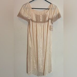 Vintage Cream Nightgown with Lace Trim NWT.  M